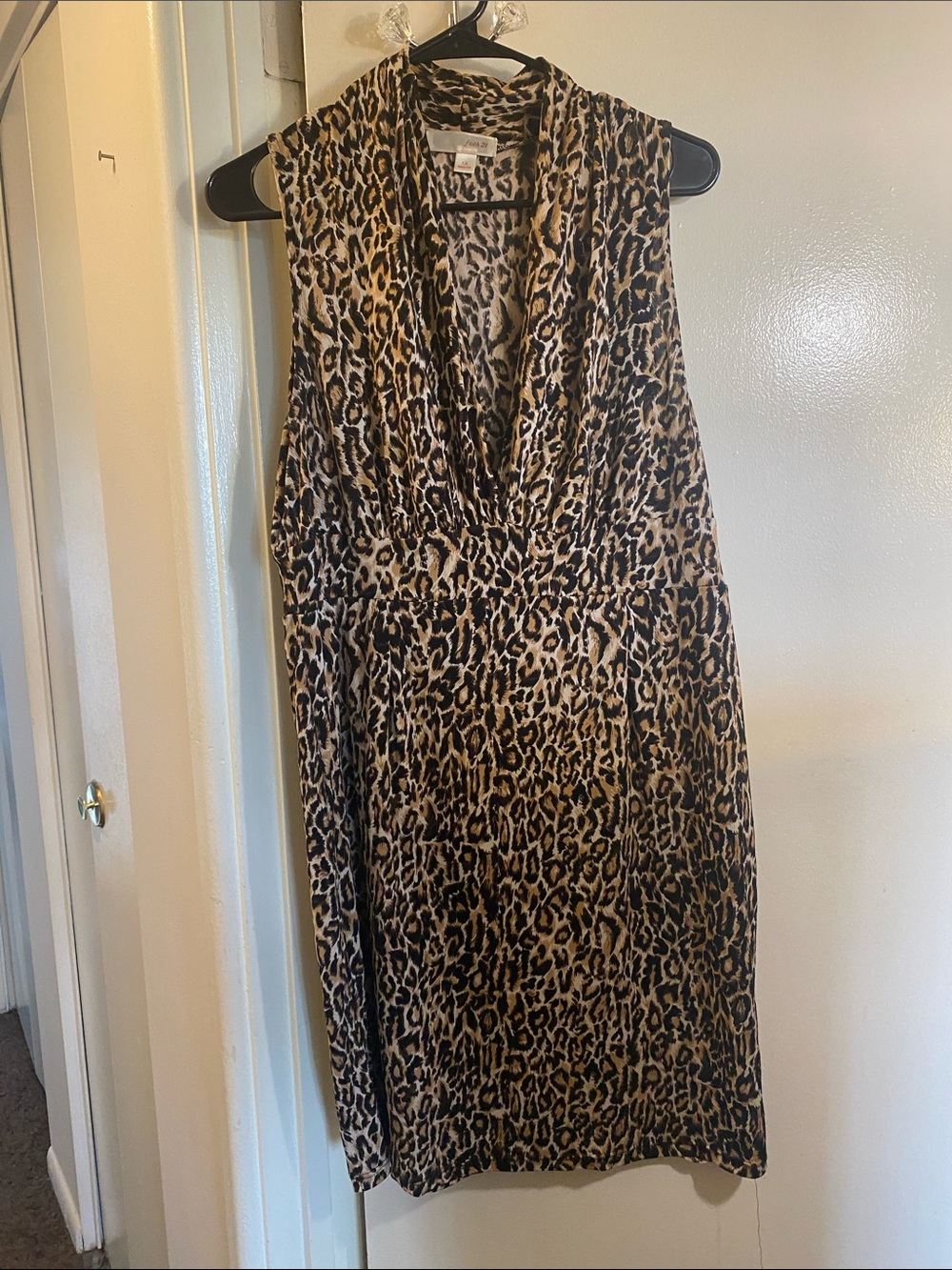 Sleeveless Leopard Print V-Neck Dress - Neutral Brown